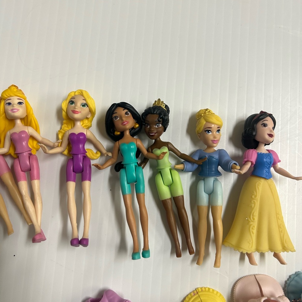 Disney Princess Little Kingdom 10 dolls clothing Extras lot Polly style - Picture 4 of 8